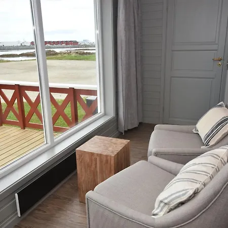 Lankanholmen Holiday home *